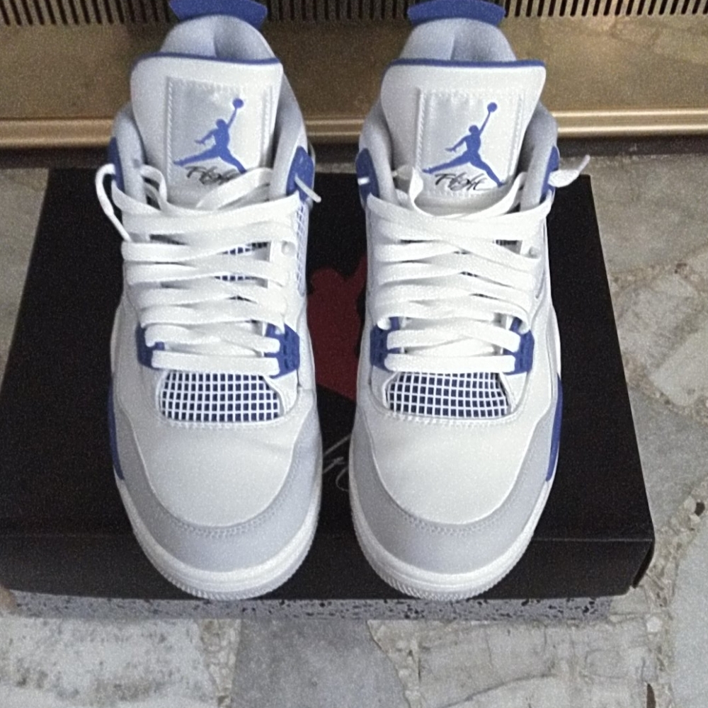 Jordan 4, military blues